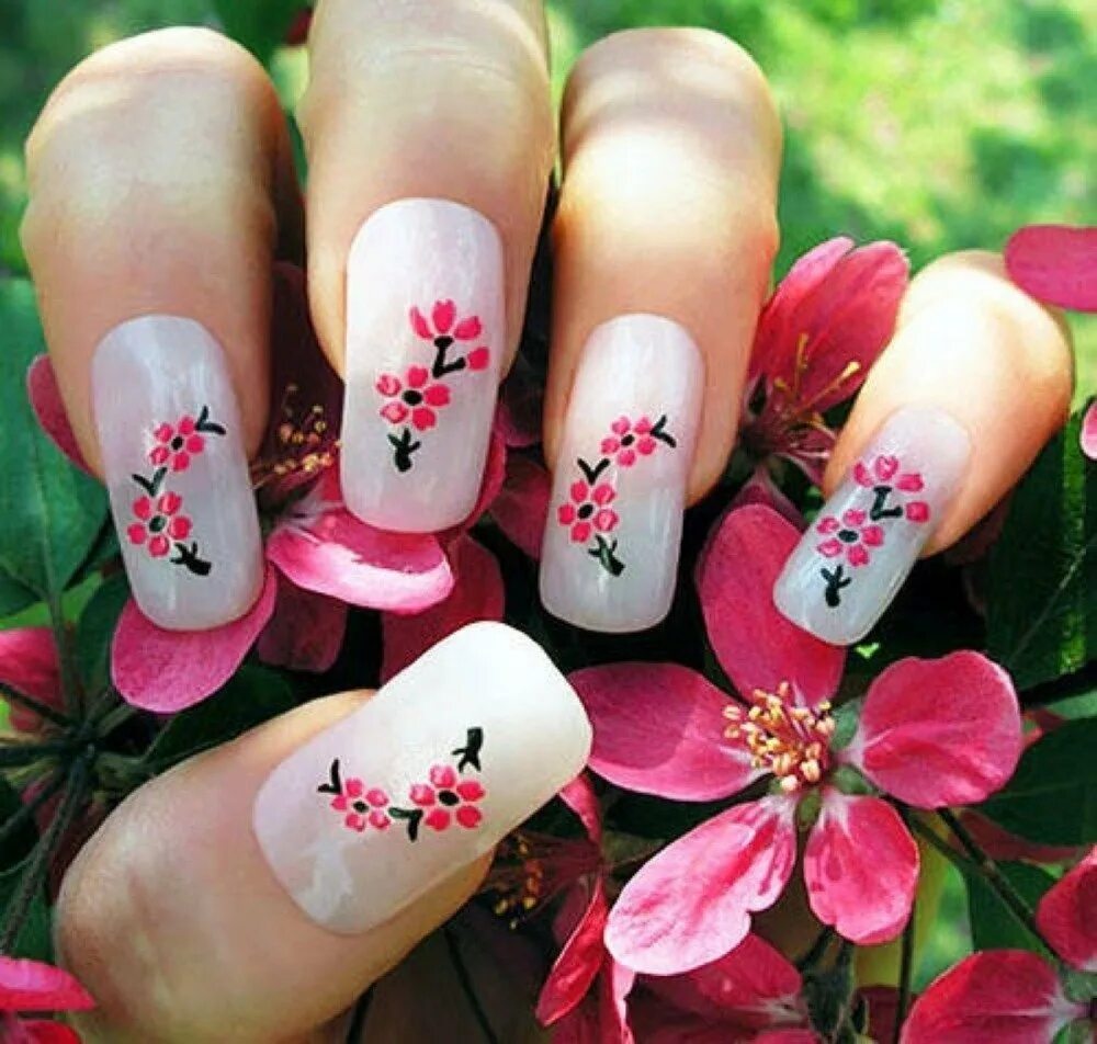 Красивые цветы на ногтях. Маникюр с цветочками. Маникюр Сакура. Весенние ногти. Дизайн ногтей сакура