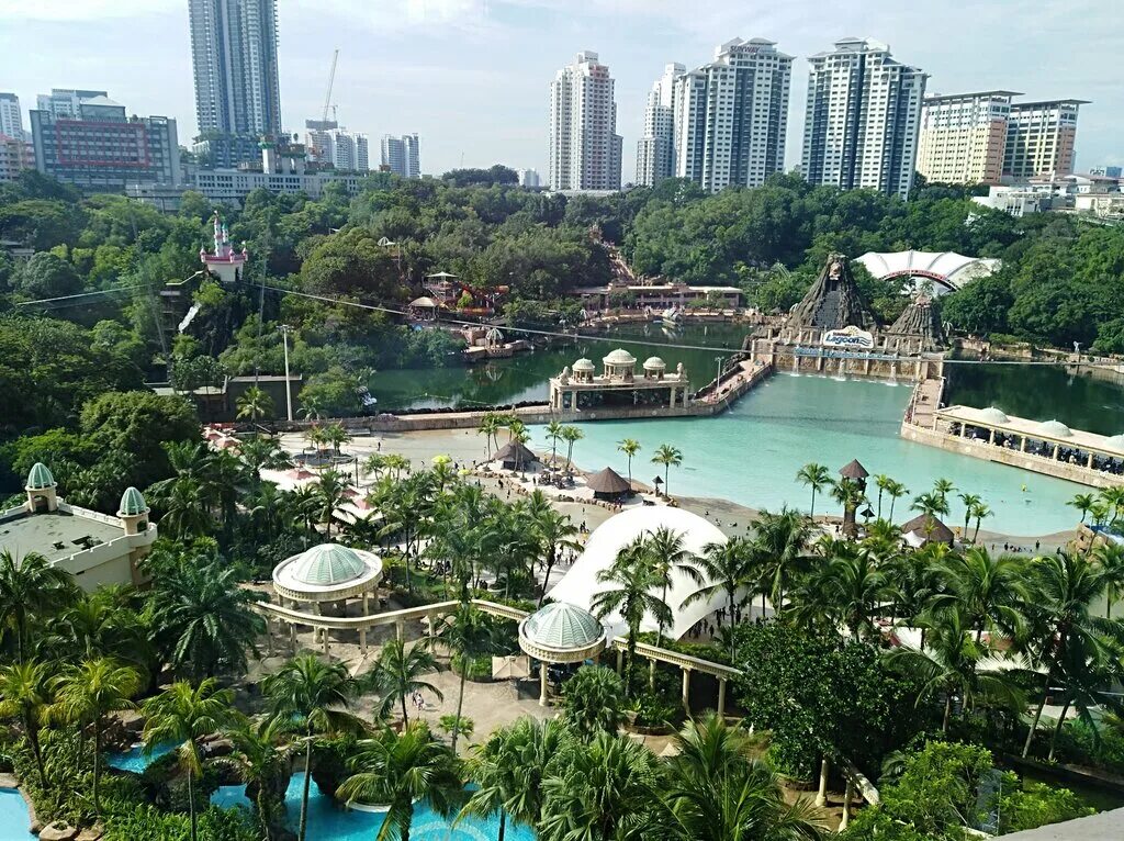 Sunway малайзия. Санвейс. Sunway lagoon куала лумпур. Sunway lagoon малайзия. Sunway college.