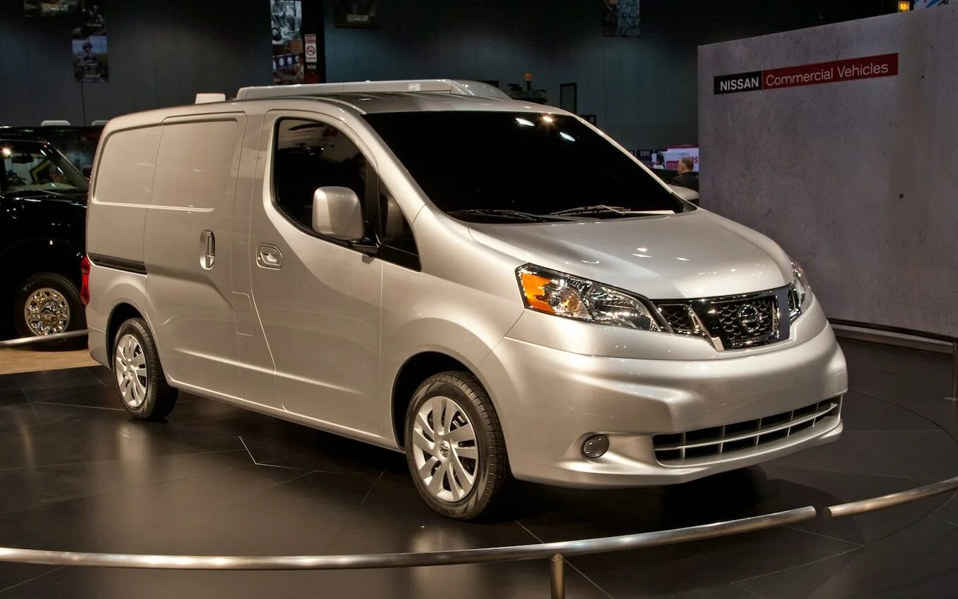 Нв 200 владивосток. Nissan nv200. Ниссан нв 200. Nissan nv200 пассажирский. Nissan nv200 SV.