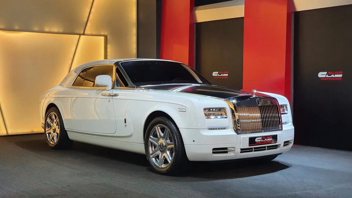 Роллс купе. Роллс Ройс купе. Rolls Royce Phantom Coupe 2021. Rolls Royce Phantom Coupe 2020. Роллс Ройс Фантом купе 2021.