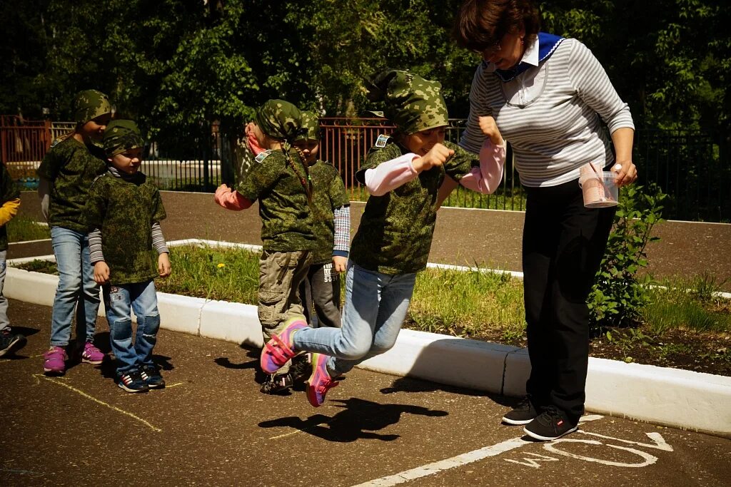 Что делают на зарнице. Зарница для детей. Военно-спортивные игры. Зарница в детском саду. Зарница (игра).