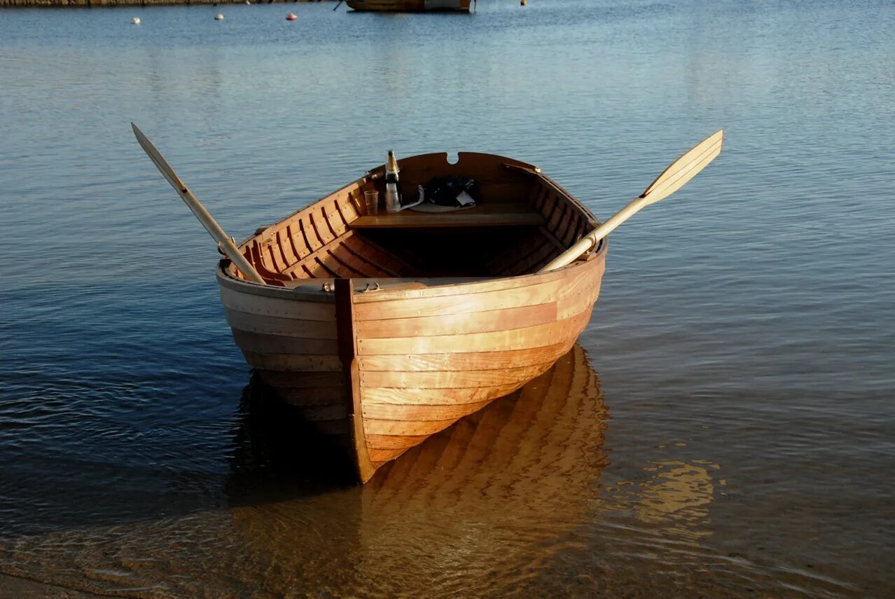 Шлюпка виды. Лодка Ладога весельная. Гребная лодка «Флит-15». Лодка весельная деревянная Старая. Лодка jackbourd весельная.