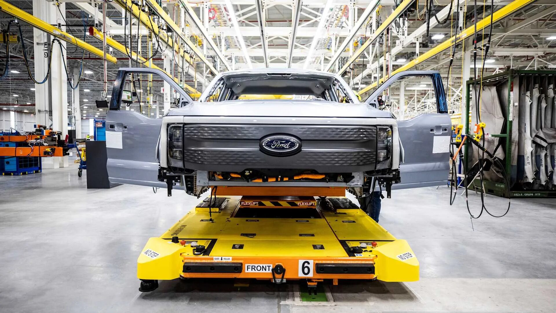 Форд начало производства. Форд f150 электромобиль. платформа электромобиля. тесла. форд электромобиль настоящий. тесла платформа.