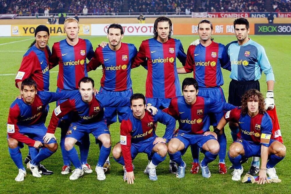 Барселона 2006. Барселона команды 2006. барселона команда 2005 год. состав барселоны 2005-2006. фк барселона 2006.
