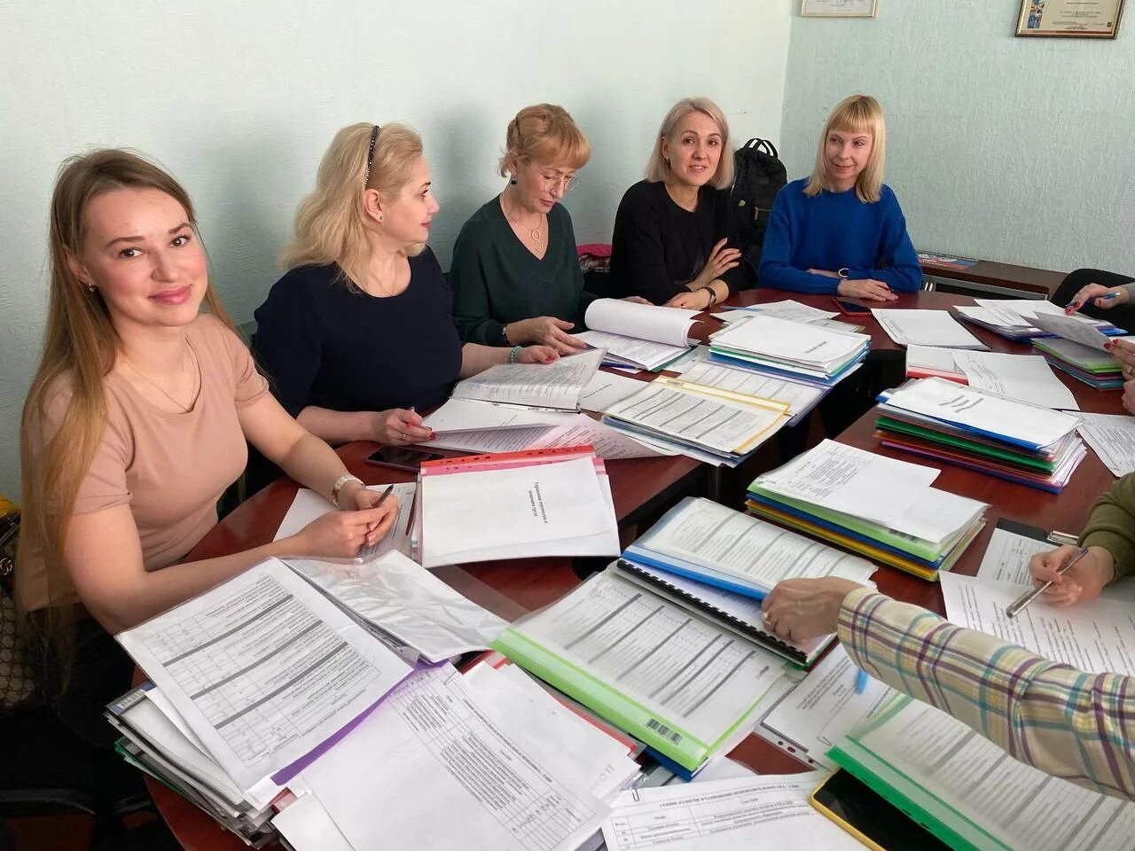 Конкурс студенческих научных работ 2023. Буреева елена викторовна кгасу. Хлудин станислав анатольевич заместитель министра. Конкурс студенческих научных работ 2023. Собрание столбов.