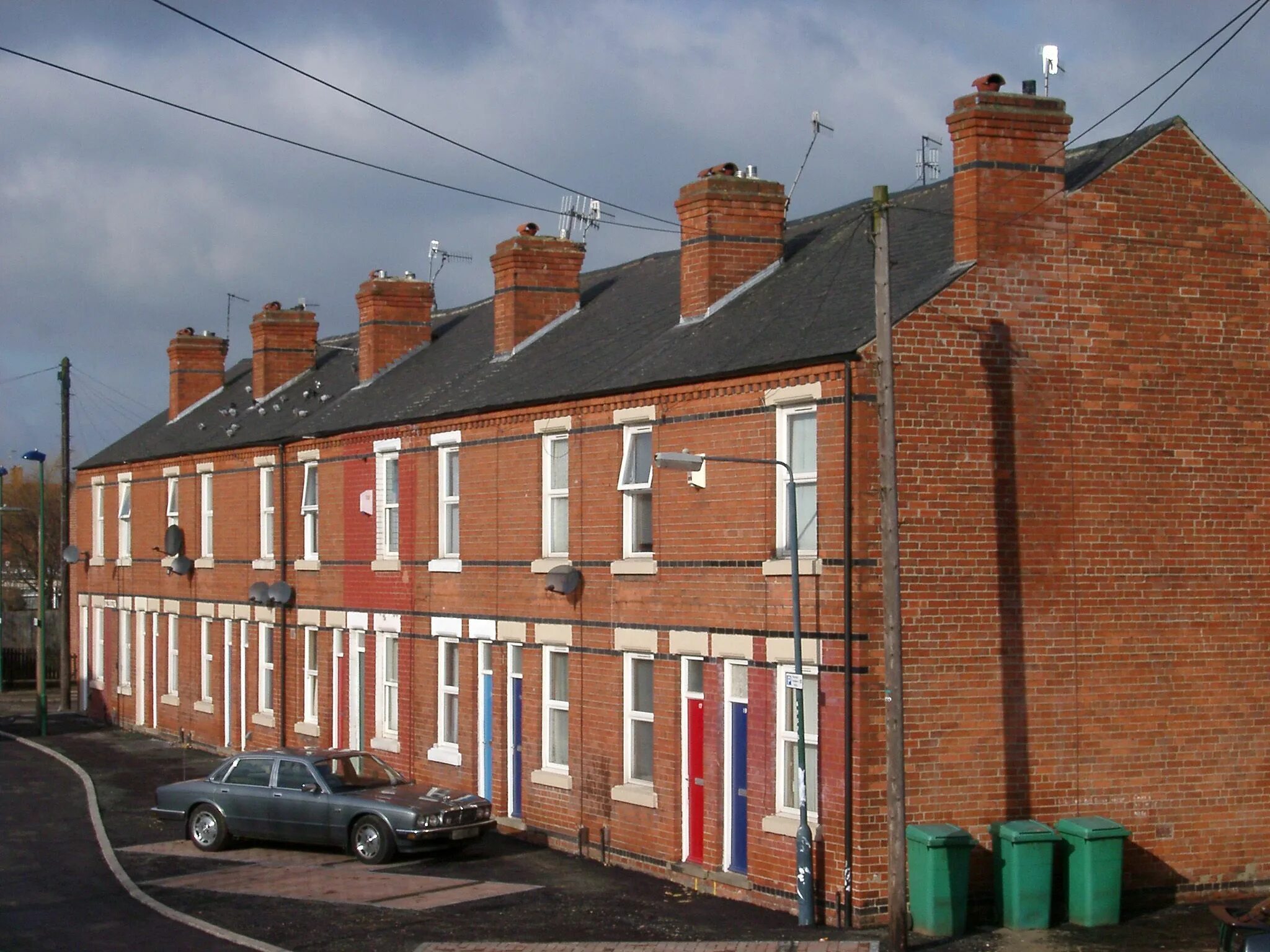 Housing in uk. Terraced Houses в Англии. Terraced House Финляндии. Британия terraced. Terraced Houses (Row House) Великобритания.