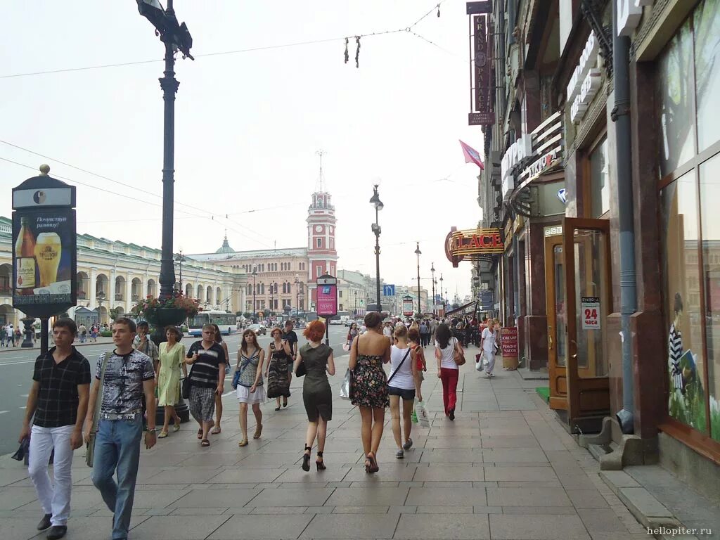санкт петербург невский проспект люди. питер улицы люди. невский проспект пешеходная зона. улицы питера. невский проспект люди лето.
