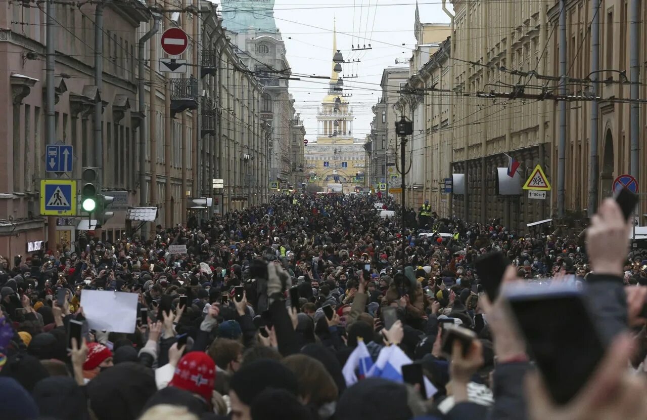 Хорошие митинги. Протесты 31 января 2021 в Санкт Петербурге. Митинг 2021 в Санкт Петербурге. Митинги в Москве 2021. Протесты в России 2021 Навальный.