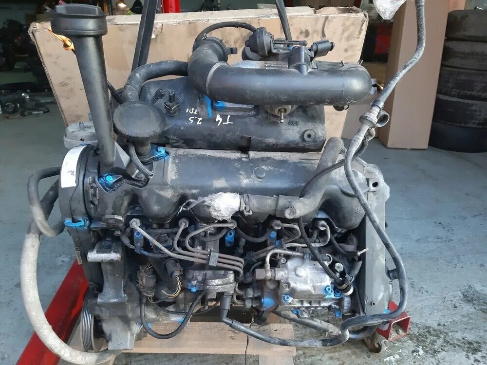 Двигатель AJT 2.5 TDI. VW t4 2.5 TDI AJT. Мотор AJT на т4. VW t4 AJT блок двигателя.