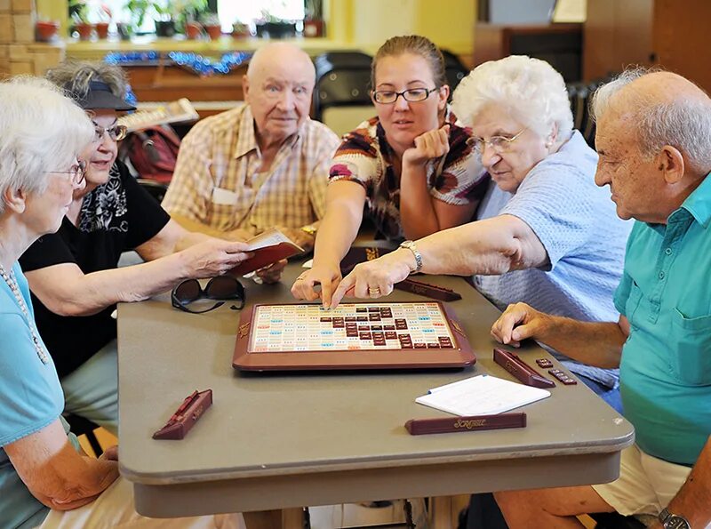 Развлечение для старичков. Настольные игры для пожилых людей. Хобби для пожилых людей. Досуг пенсионеров. Интеллектуальные игры для пенсионеров.