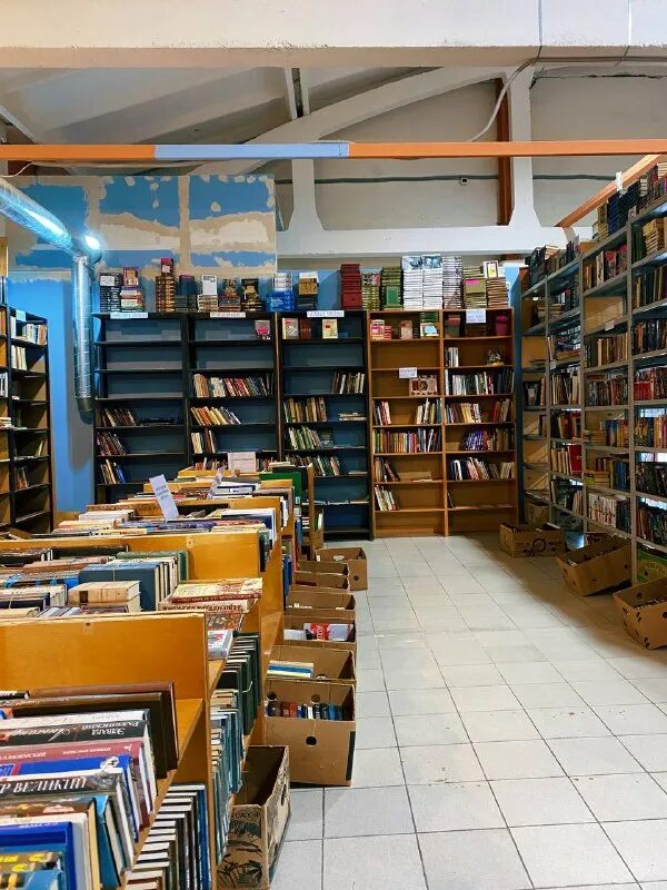 работа книжный спб