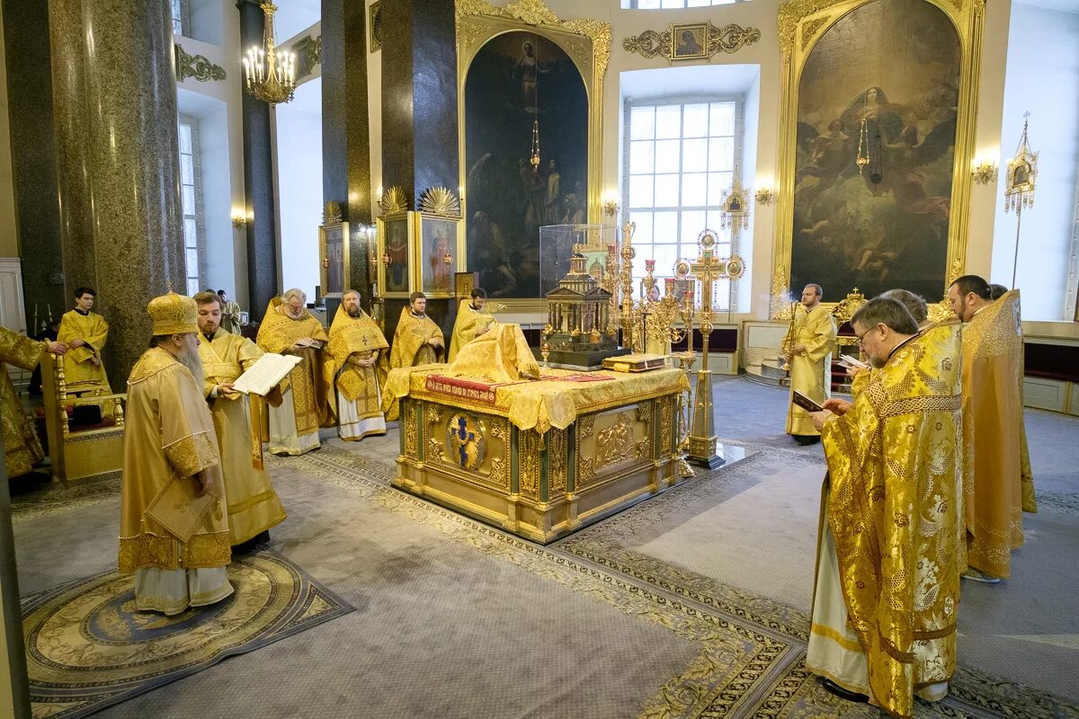 Литургия в Казанском соборе Санкт-Петербург. Литургия в Казанском соборе Санкт-Петербург 17 октября 2002 года. Литургия в первую неделю великого поста