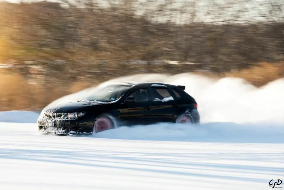 Drifting snow. Субару дрифт. Субару Импреза дрифт. Субару зимний дрифт. Полный привод дрифт Субару.