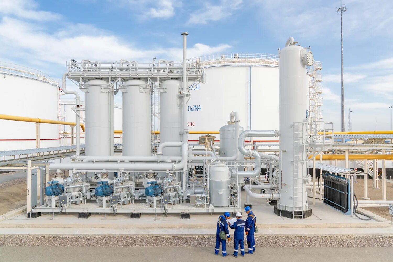 Добыча нефти. Батырбайское месторождение пермский край. Добыча нефти. Ао «нк «qazaqgaz». Атырау месторождение тенгиз.