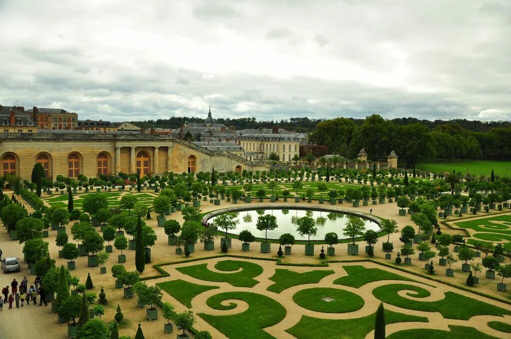 Версаль нанси. Версальский дворцово-парковый комплекс. Версаль Франция. Версальский дворец на французском. Версальский дворец и парк.