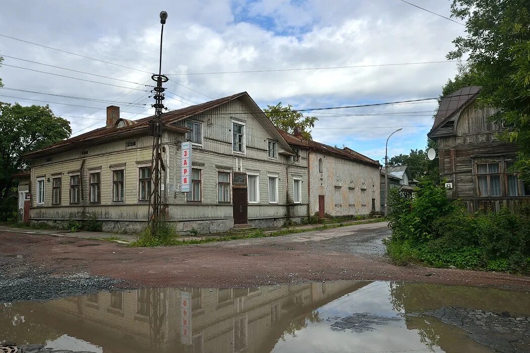 Сортавала советская. Здание Берга Сортавала. Улица Советская город Сортавала. Сортавала финский город. Сортавала Карелия военный городок.