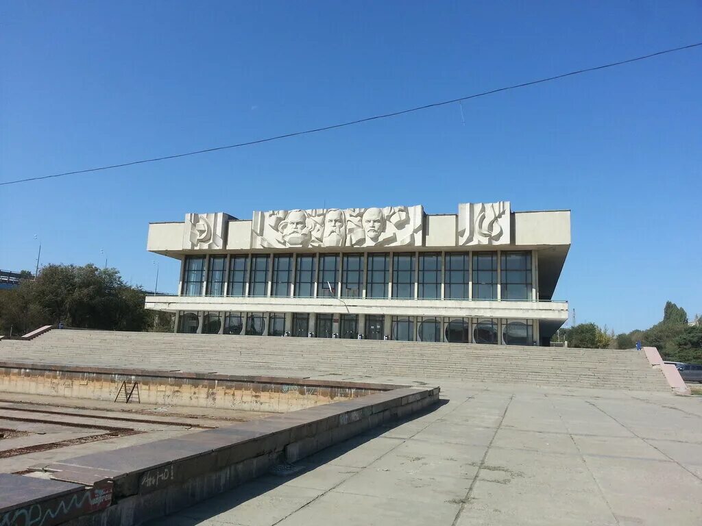 Пр волгоградский волгоград. Волгоград, проспект имени в.и. Ленина, 53а. Проспект Ленина 53 Волгоград. Проспект Ленина 53а Волгоград областной суд. Ленина 53а Волгоград.