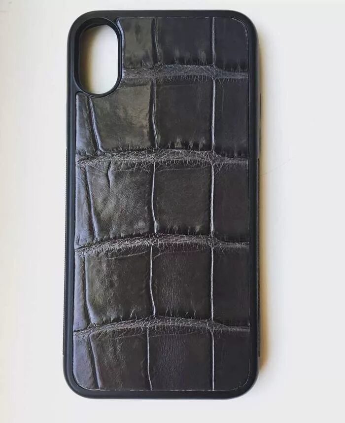Чехол крокодил черный poco f5. А53 чехол крокодил самсунг. Чехол крокодил. Чехол из крокодиловой кожи. Чехол для телефона из кожи крокодила.