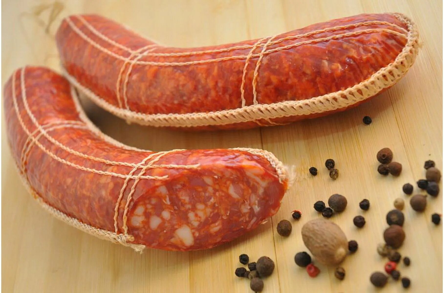 Колбаса гурьевская сыровяленая. Как сделать сырокопченую мягкой. Сыровяленая колбаса. Белорусская колбаса брезаола. Колбаса шварцвальдская великолукский.