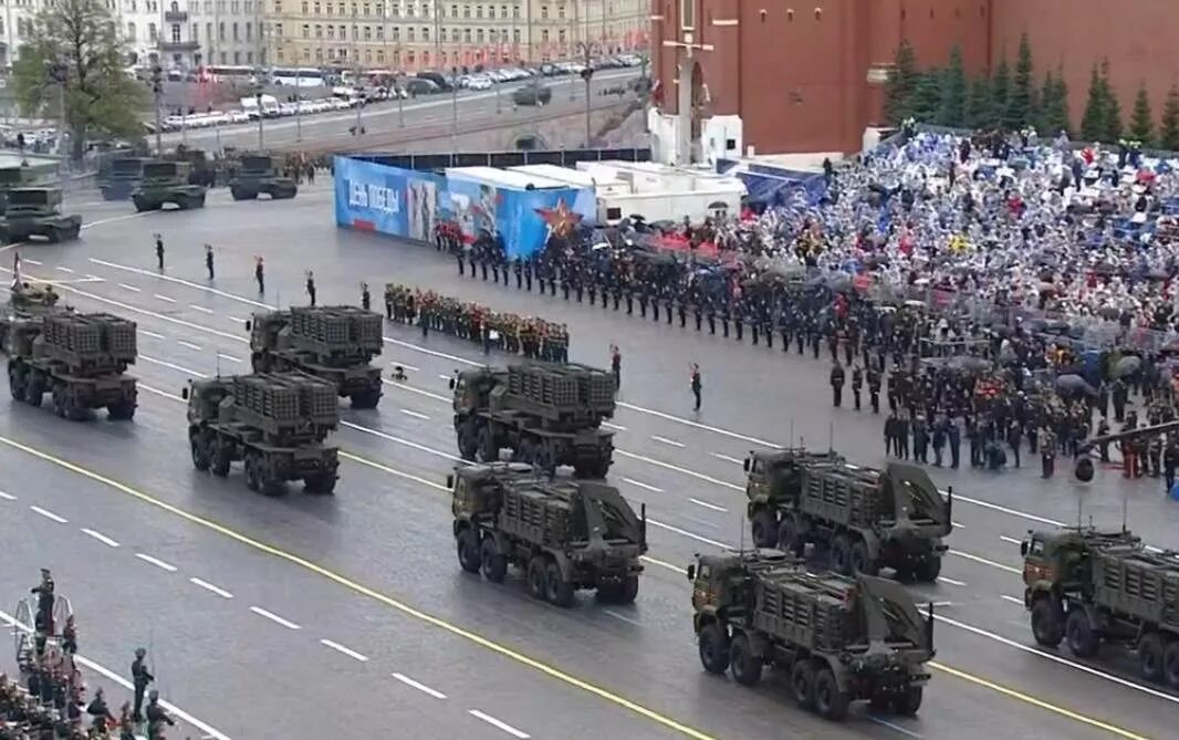 Техника на параде. Военная техника на параде. Парад 9 мая Военная техника. Парад военной техники Украины.