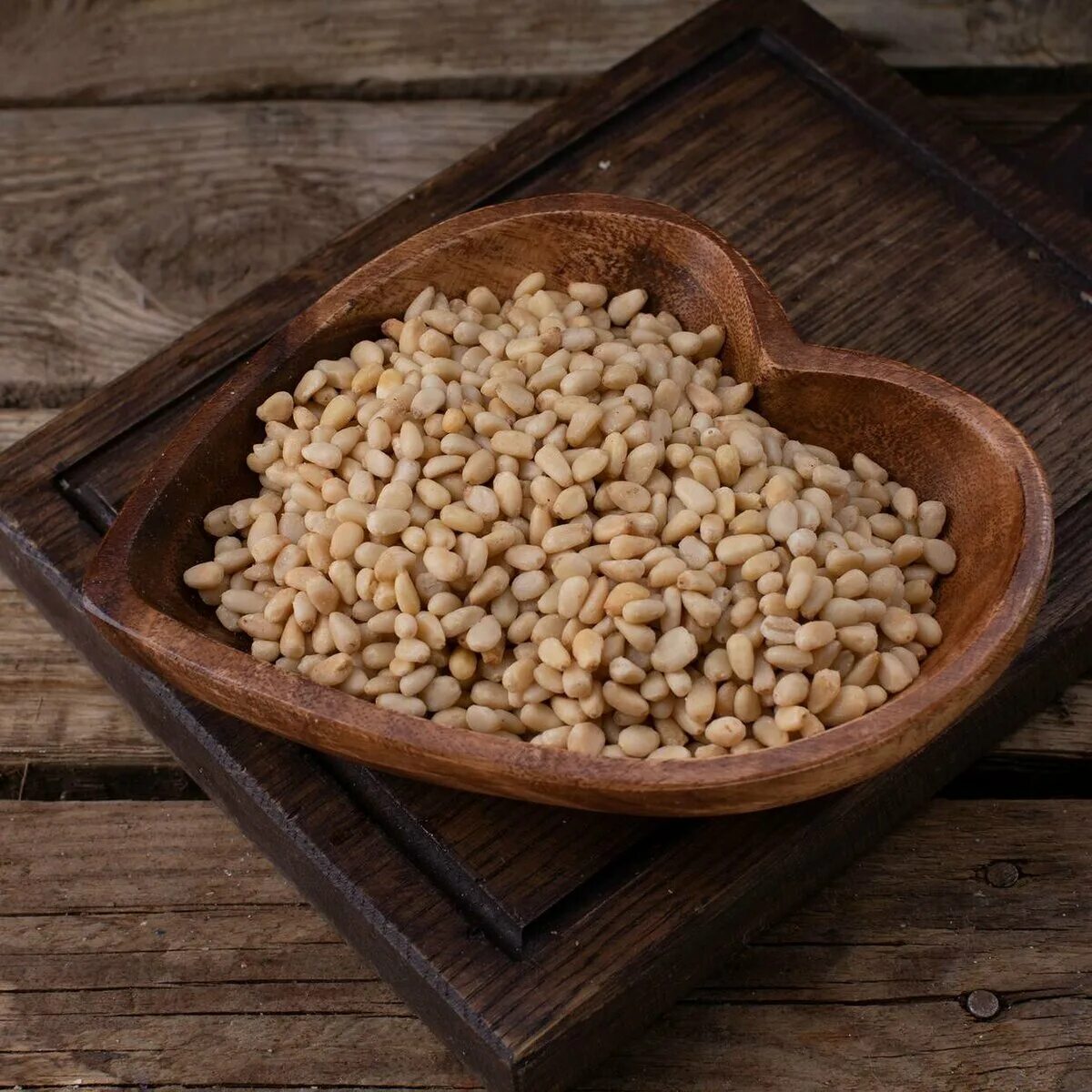 зачем замачивать грецкие орехи. мытье орехов. орехи и сухофрукты замоченные. замачивание кедровых орешках.