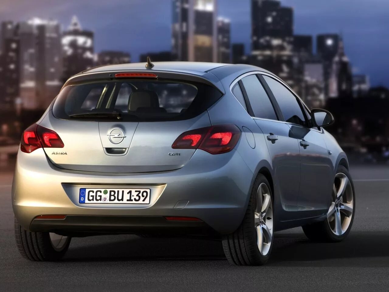 Opel astra j cdti. Opel astra hatchback 2010. opel astra j (10-...).