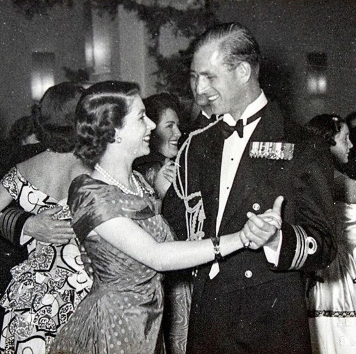 Муж елизаветы в молодости. Elizabeth 2 and Prince Philip.