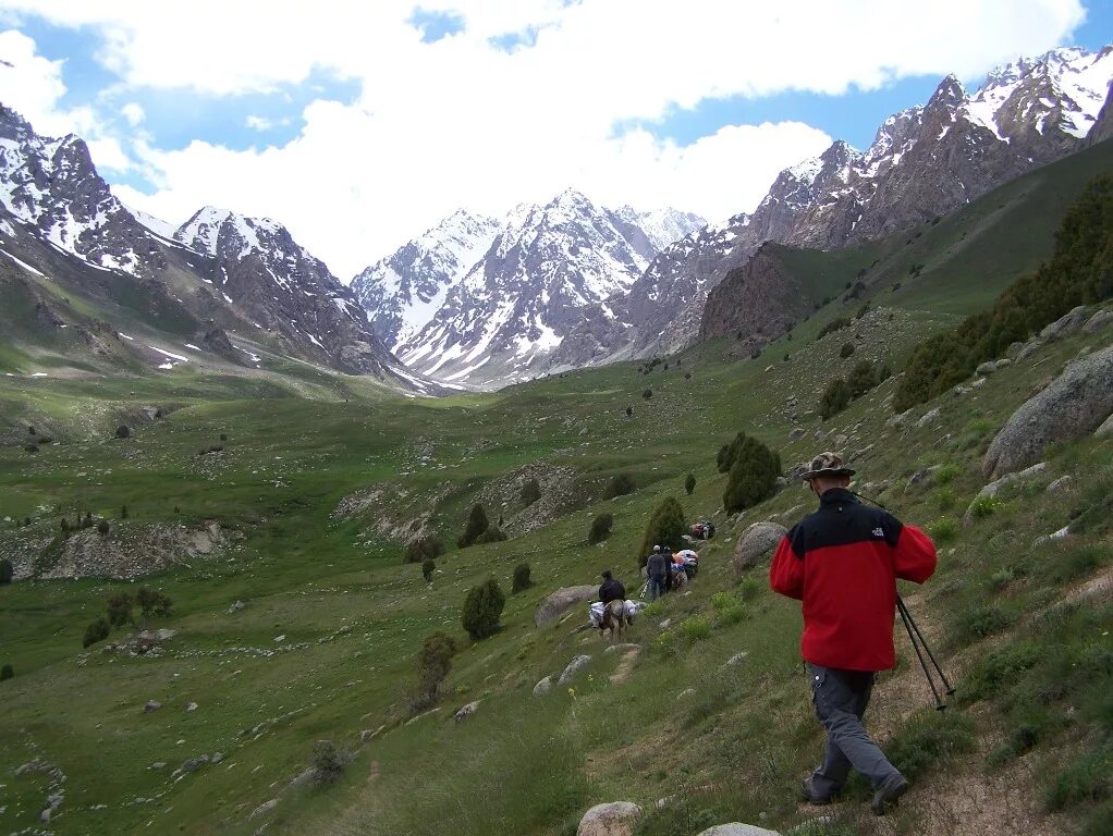 горные хребты узбекистана. высокая гора узбекистана. озеро бахт в ташкенте. горы чимган чимганские. иныльчек тянь шань.