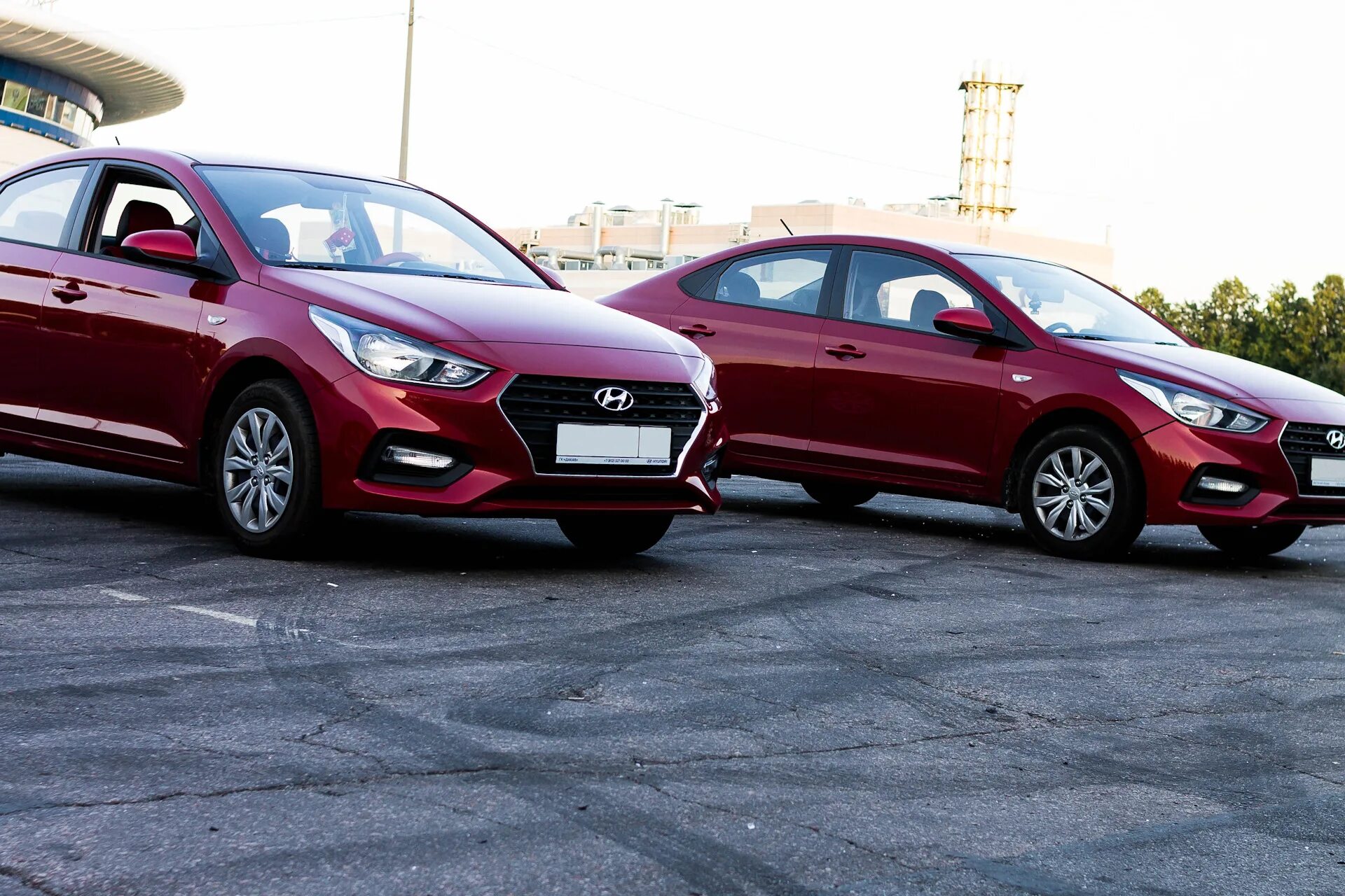 Хендай солярис какое поколение. Hyundai Solaris 2 поколение. Hyundai Solaris 1 поколение. Хендай Солярис 1 поколения. Hyundai Solaris 3 поколение.