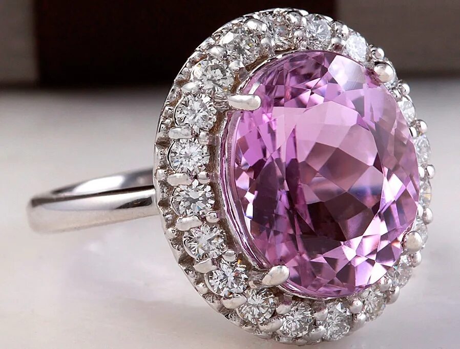 самоцветы камни гранат. александрит самородок. рубин (минерал). как выглядит камень ювелирный. драгоценные камни сапфир.