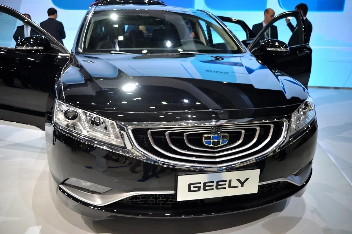 Китаец авто цена. Китайский седан Джили 2022. Geely Emgrand 2022 седан. Geely Модельный ряд 2022. Китайский Emgrand Geely.