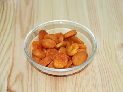 Сушеные абрикосы или персики