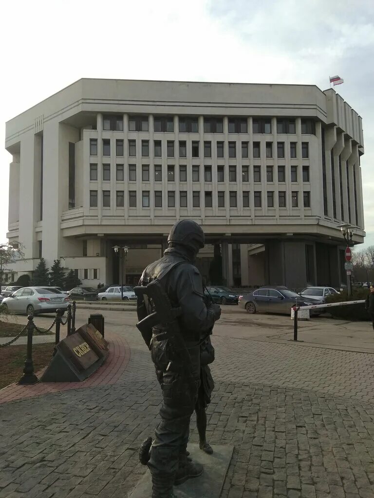 здание госсовета симферополь. дом советов (симферополь). министерство имущественных и земельных отношений республики крым. дарк шоп. дом советов (симферополь).