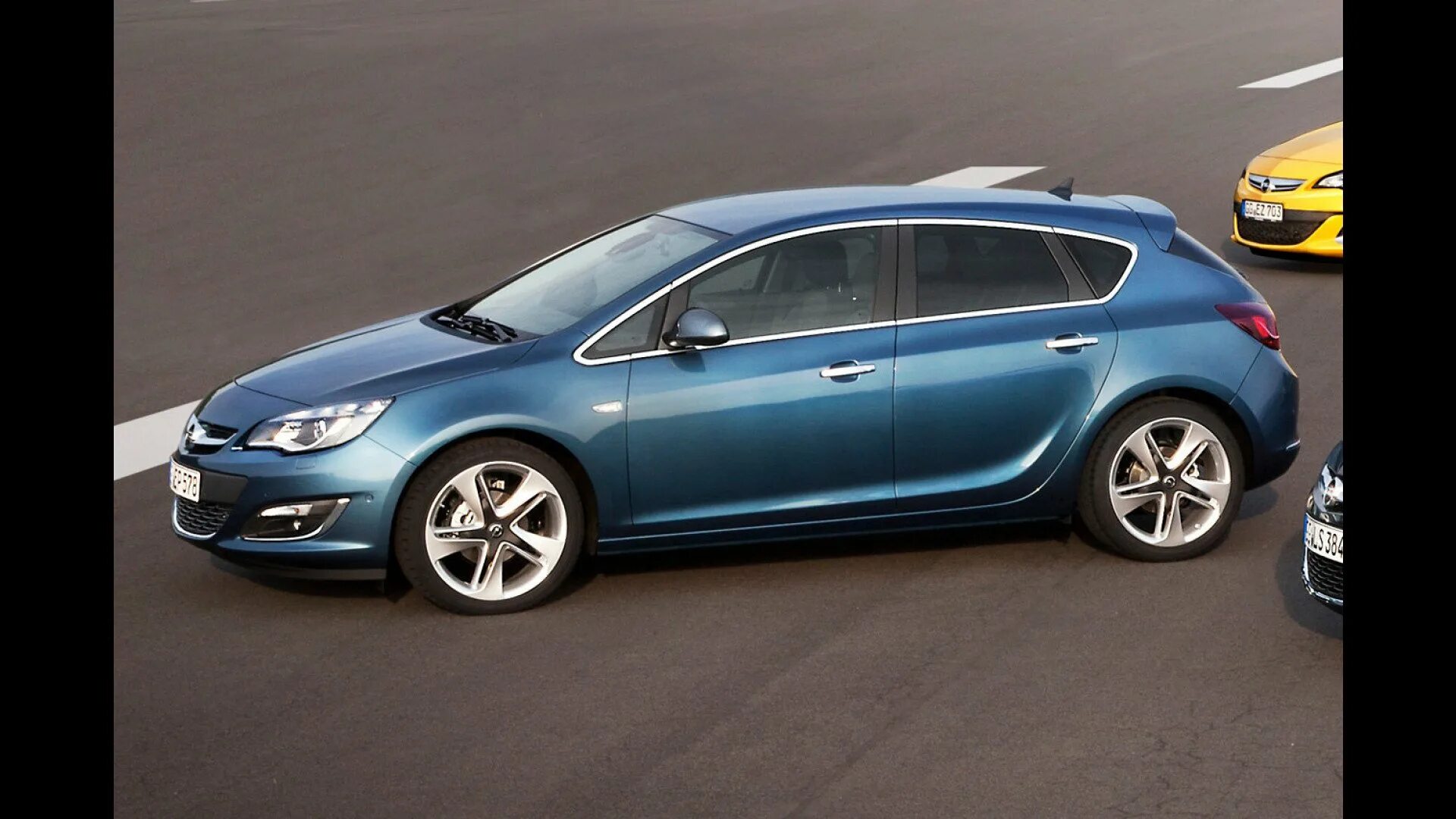 Купить опель j хэтчбек. Opel Astra 2013 универсал.