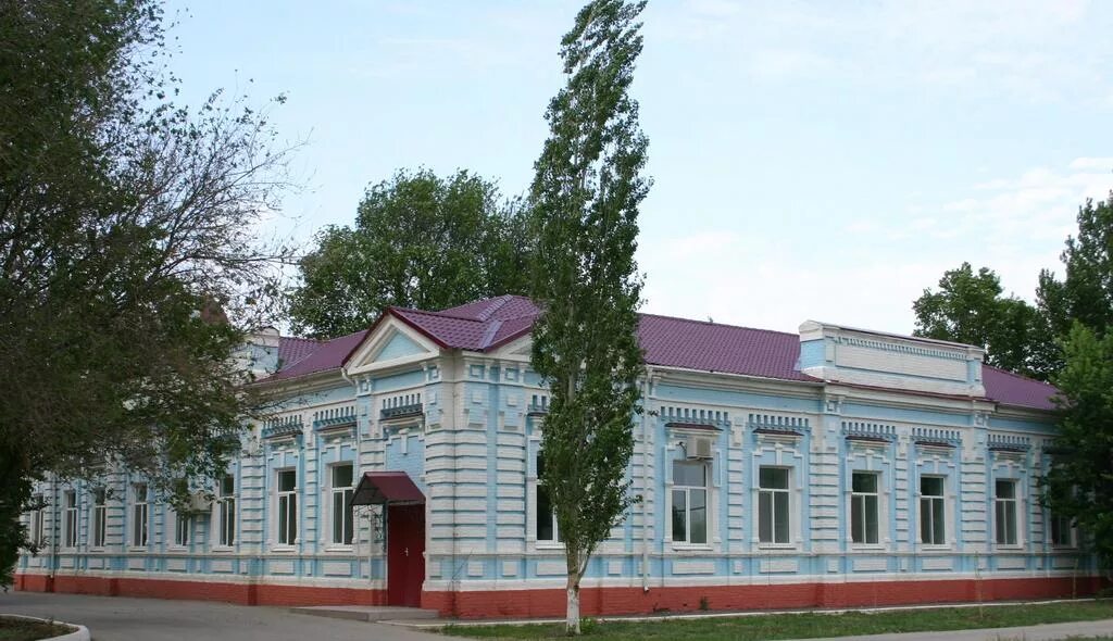 Новоузенск сайт. Новоузенская районная больница, Новоузенск. Город Новоузенск Саратовской области. Новоузенск Земская больница. Достопримечательности города Новоузенска Саратовской области.