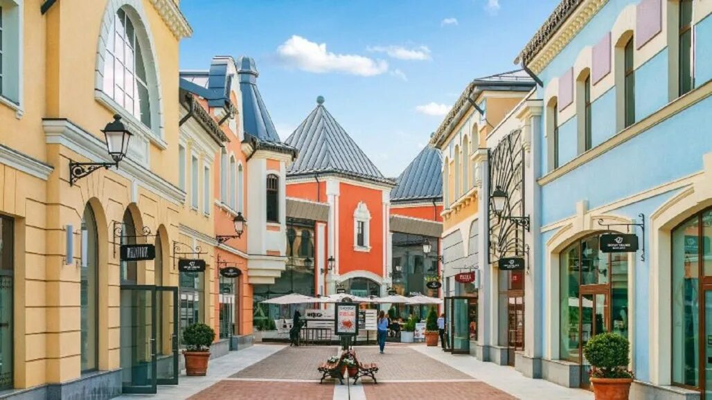 Outlet village магазины. Аутлет Вилладж Котельники. Виладж белая дача. Аутлет белая дача. Аутлет Вилладж белая дача.