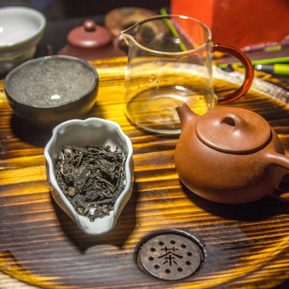 Китайский чай в банках. Чахэ чайная церемония Китая. Лу Юя чайная церемония. Чифир пуэр. Чайная церемония пин ча.