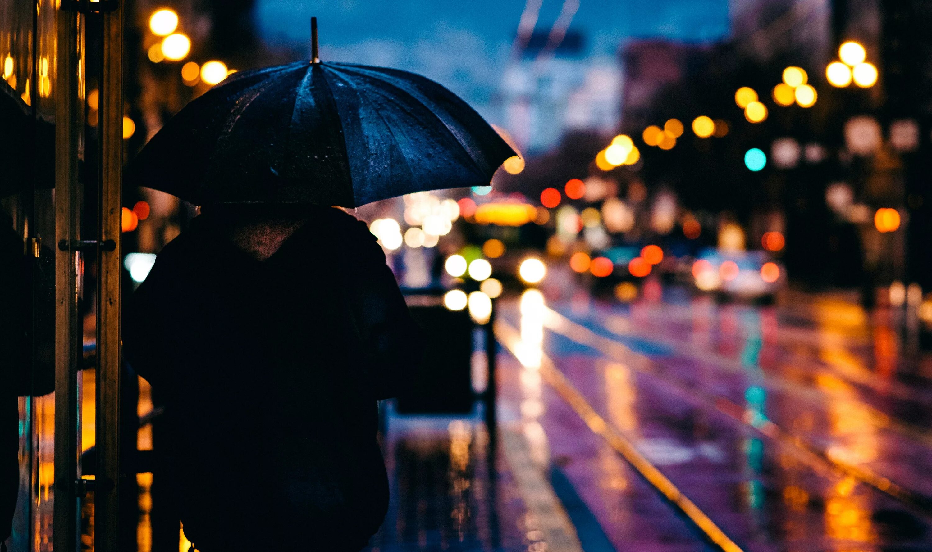 Картинки на статус в ватсап красивые. Дождь ночью. Дождь в городе. "Дождливый вечер". Дождь вечером.