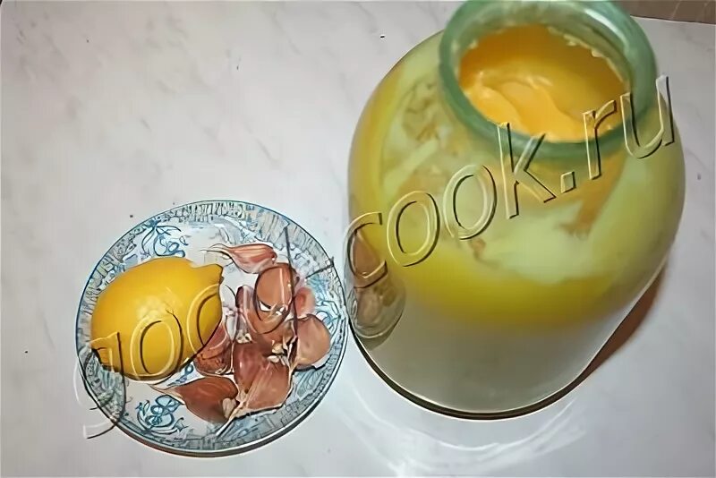 Смесь лимона с чесноком. Смесь лимона с чесноком