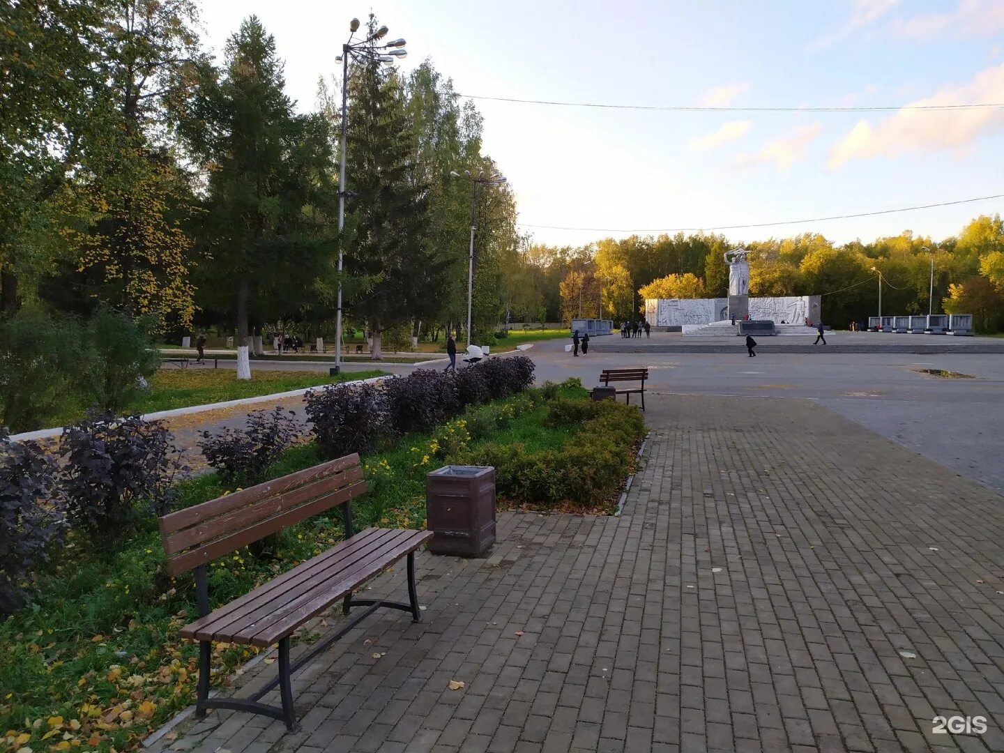 Работа в городе березовский. Парк победы березовский. исторический сквер березовский. березовский свердловская область сквер. парк победы город березовский.