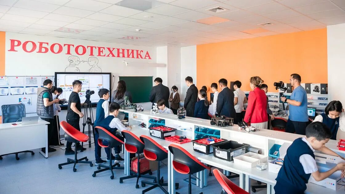 Бином атырау. Бином школа астана. школа бином атырау. школа бином. бином школа фото.
