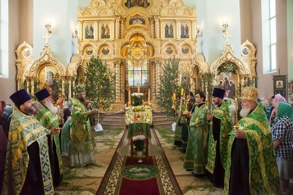 Какого числа отмечают троицу