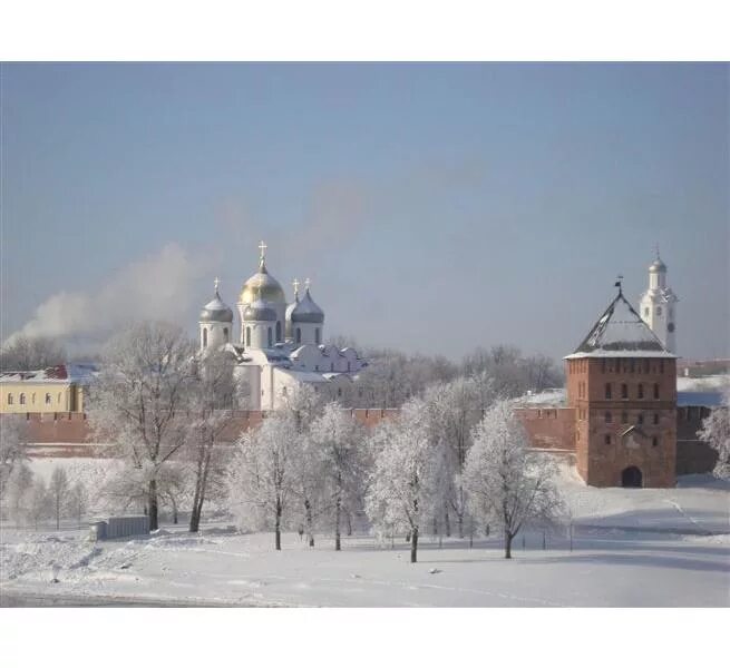 Новый год новгородская область. Новгородский Кремль Великий Новгород зима. Кремль Великий Новгород зимой. Великий Новгород Кремль зима. Великий Новгород Кремлевский парк зима.