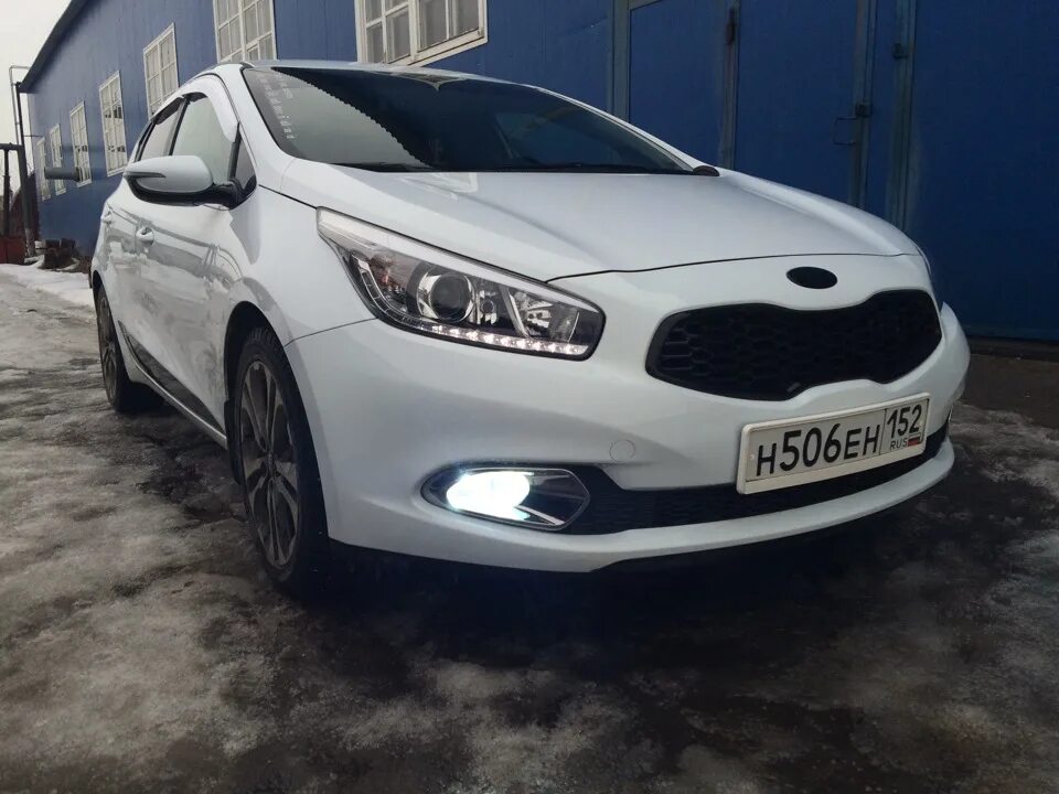 Бампер сид 2. Туманки Kia Ceed JD. Ксенон в туманки Киа СИД 2016 год. Туманки на Киа СИД 2017. ПТФ Kia Ceed JD.