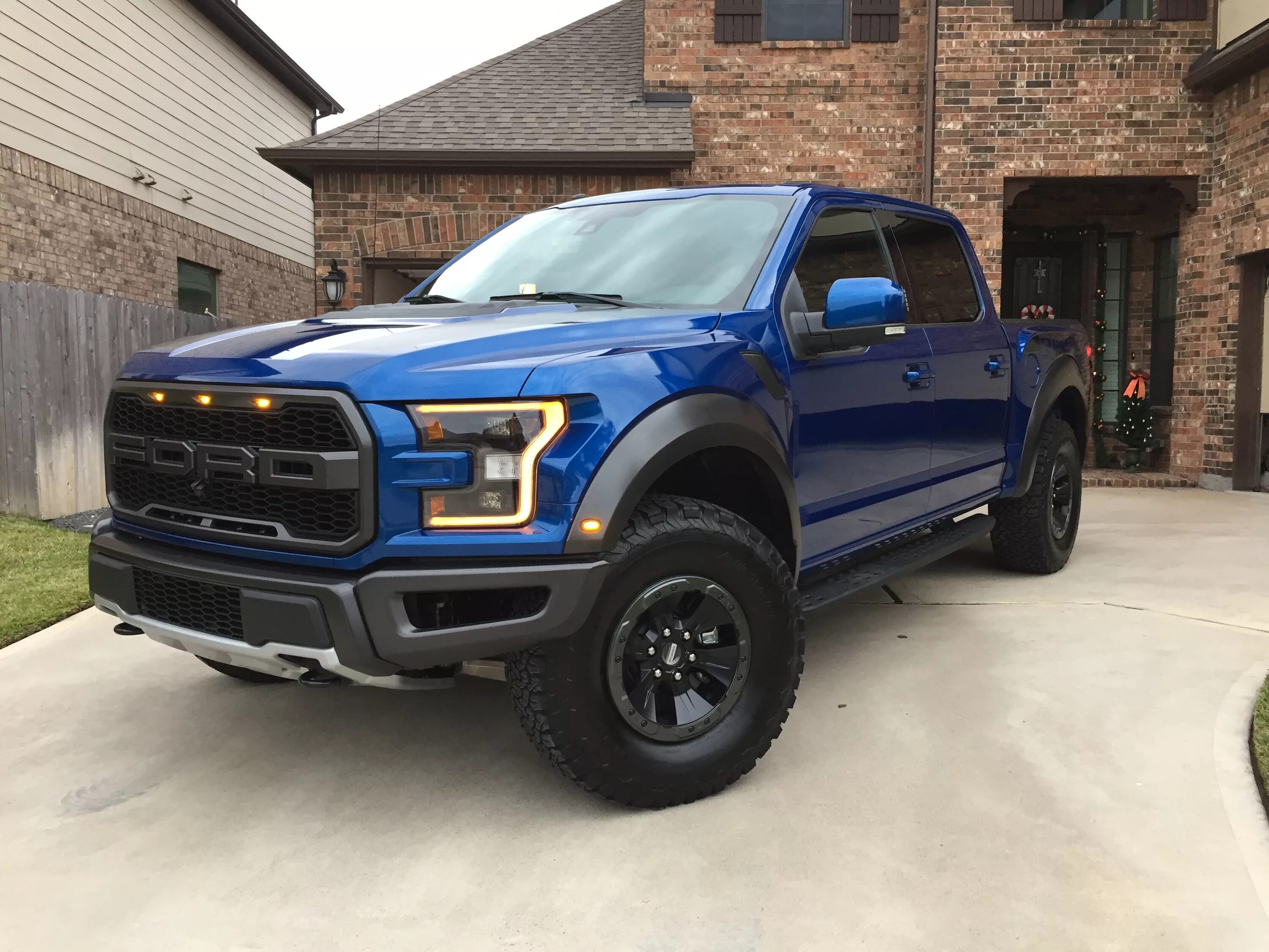 Купить форд 150 в россии. Ford f150 Raptor. Форд 150 Раптор. Ford f 150 Раптор. Ford f 150 Raptor синий.