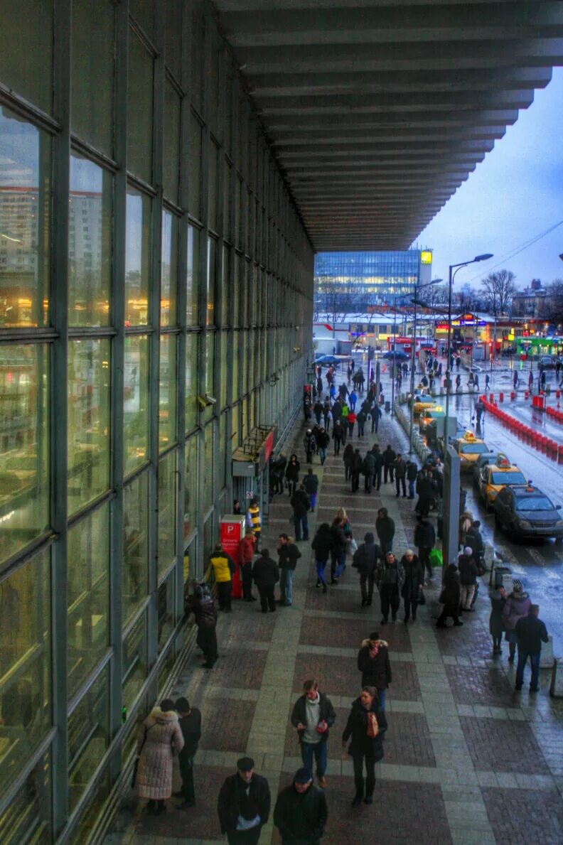 Москва курская новости. Курский вокзал. Курская вокзал Москва. Вокзалы Москвы Курский вокзал. Курский вокзал Привокзальная площадь.