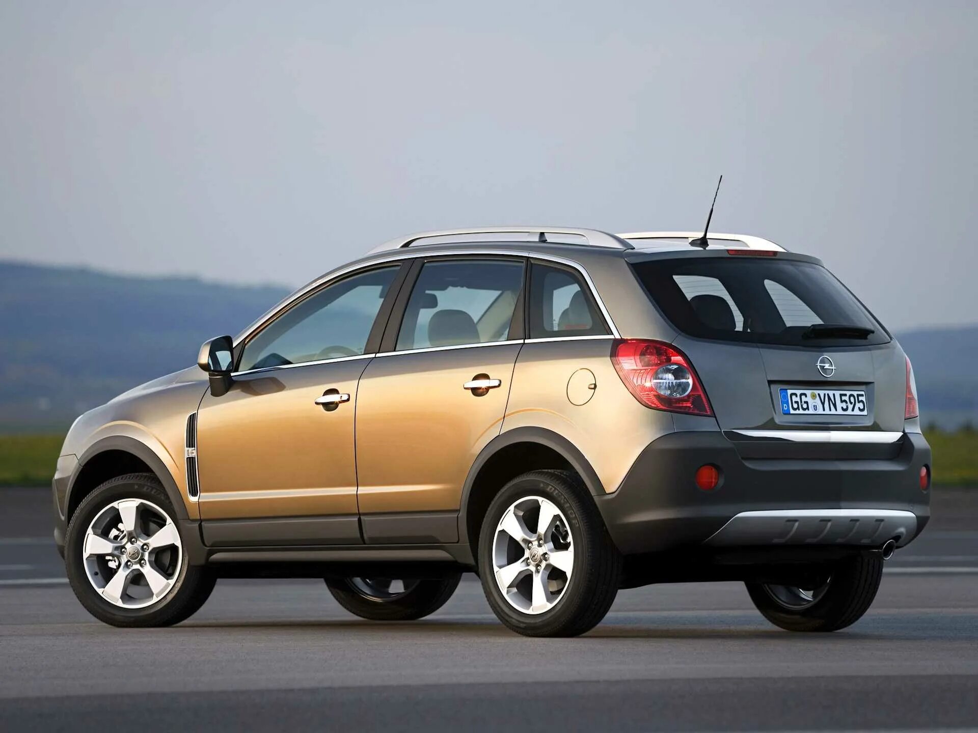 Opel antara купить. Opel Antara 2006. Опель Антара 2007. Опель Антара 2. Паркетник Опель Антара.