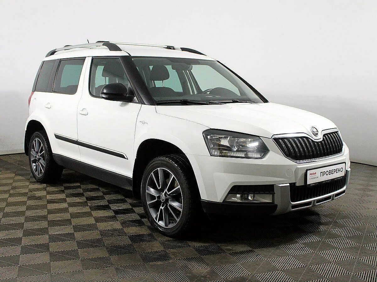 Купить шкода с пробегом краснодарский. Skoda Yeti 2016. Шкода етти 2016. Шкода Йети белая. Skoda Yeti 2016 отзыв.