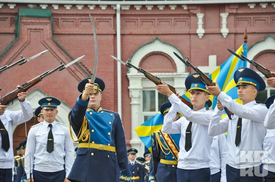 Сайт академии жуковского. ВУНЦ ВВС ВВА Воронеж. Военная Академия Воронеж имени Жуковского. Воронеж Военная Академия имени Жуковского и Гагарина форма. Выпуск в Академии имени Жуковского.