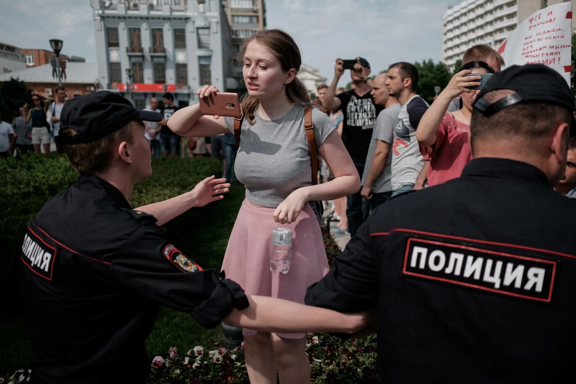 Участие подростков в митинге. Участие в митингах. Публичные мероприятия.